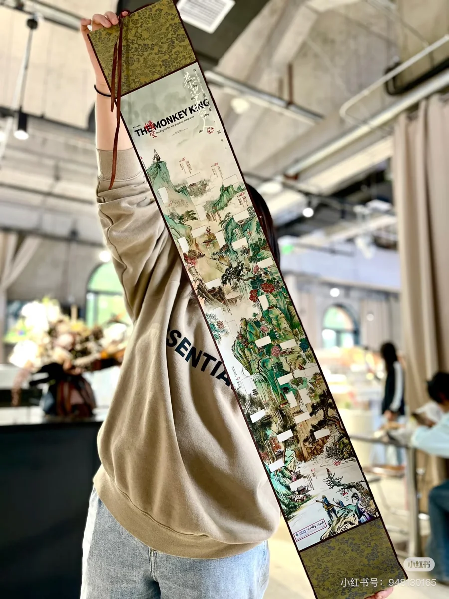 Long Bag with Figurative Illustration