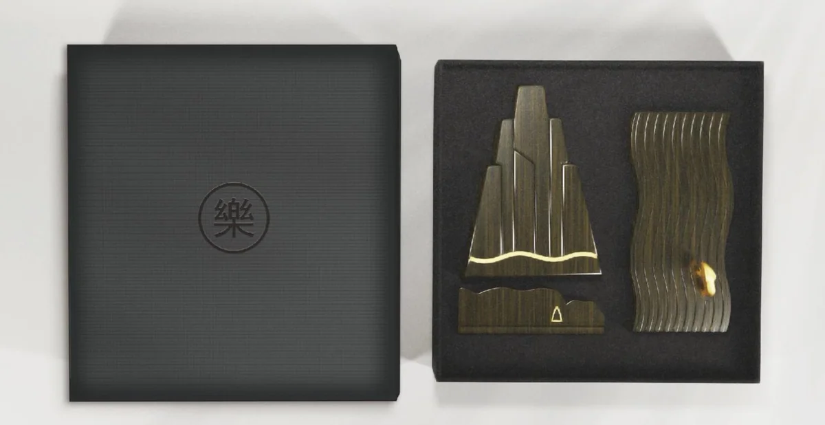 Mountain-Shaped Desktop Objects