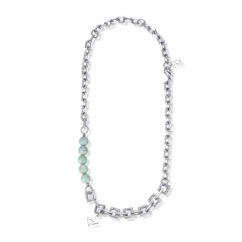 Chain Necklace with Pale Detail