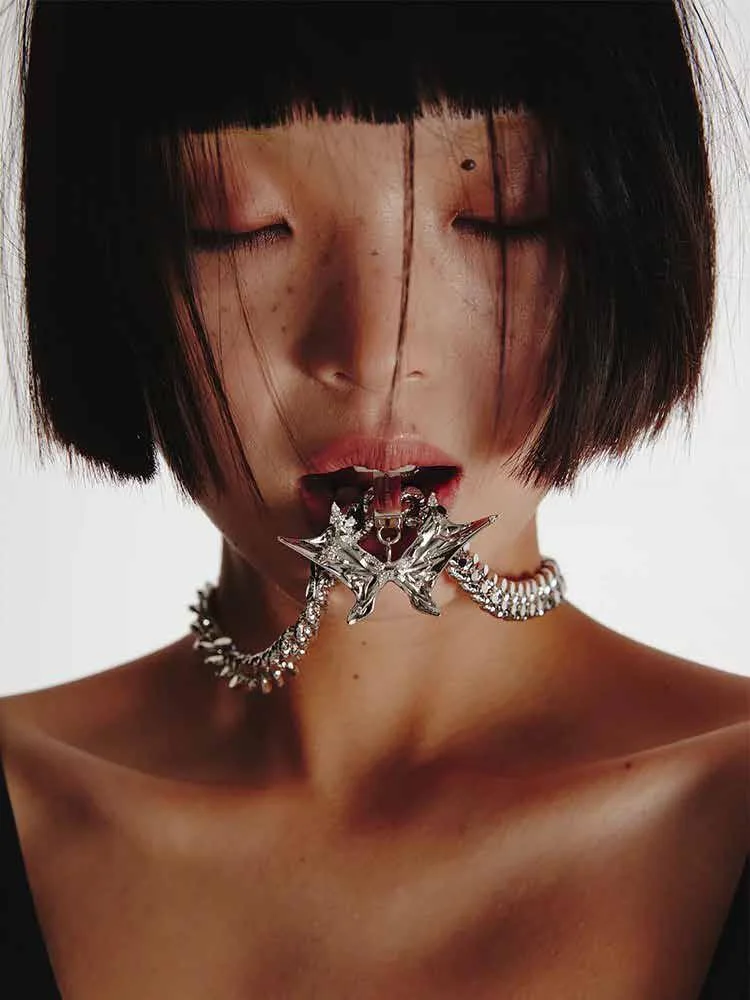 Jewelry Wearing and Editorial References